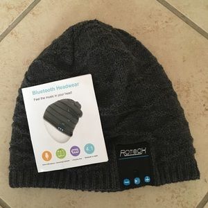 NWOT Bluetooth Beanie